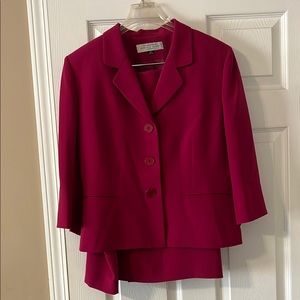 TAHARI ARTHUR S LEVINE PETITE SKIRT SUIT